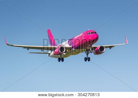 Moscow, Russia - May 19, 2019: Aircraft Airbus A320-232(wl) Ha-lyn Of Wizz Air Airline Landing At Vn