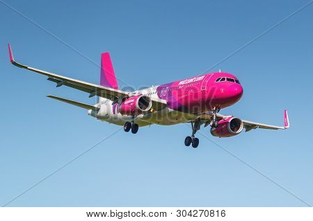 Moscow, Russia - May 19, 2019: Aircraft Airbus A320-232(wl) Ha-lyn Of Wizz Air Airline Landing At Vn