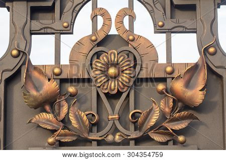Forged Flowerof Forged Elements For Metal Gates