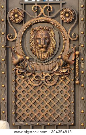 Forged Flowerof Forged Elements For Metal Gates
