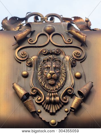 Forged Flowerof Forged Elements For Metal Gates