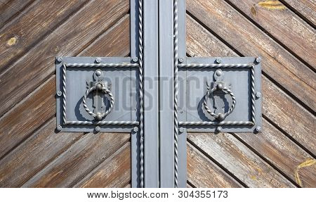 Forged Flowerof Forged Elements For Metal Gates