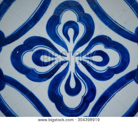 Closed Up Pattern On Tile At  Wat Rakhang Khositaram Bangkok ,thailand