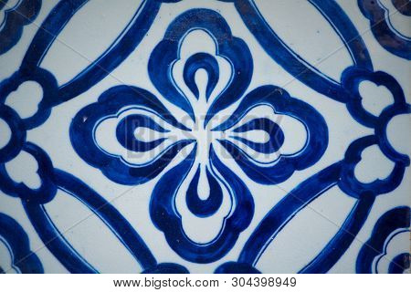 Closed Up Pattern On Tile At  Wat Rakhang Khositaram Bangkok ,thailand