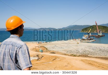 Builder.Construction az új seaport (olaj harbor).Úszó daruk.