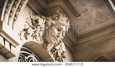 Paris, France - October 7, 2017: Detail Of The Haussmann Architecture Of The Historic Center Of Pari