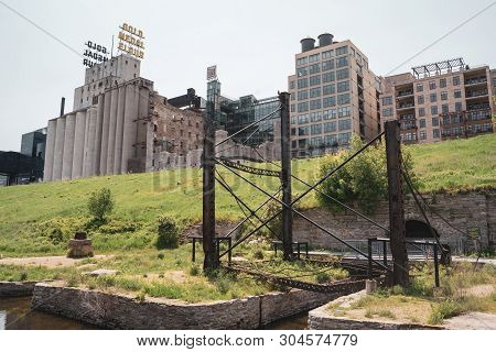 Minneapolis, Mn - June 2, 2019: Mill Ruins Park In The St. Anthony Falls Historic District In Downto