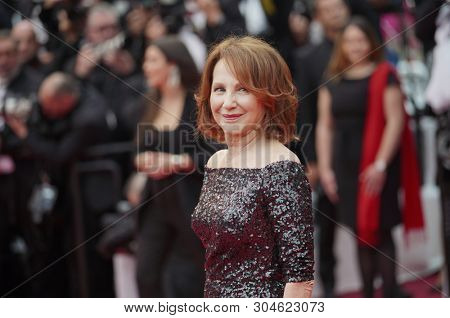  Nathalie Baye arrives for the screening of the film 'The Dead Don't Die' and the Opening Ceremony at the 72nd annual Cannes Film Festival in Cannes, France on May 14, 2019.       
                   
