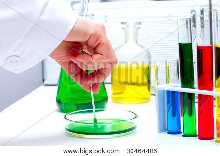 Laboratorní výzkum vyšetřování, zkoumá CSI
