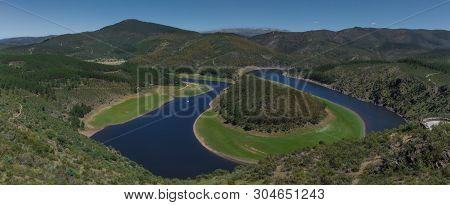 Panoramic Of The Melero Meander Of The Alagón River In Las Hurdes, Cáceres-spain. View From The View