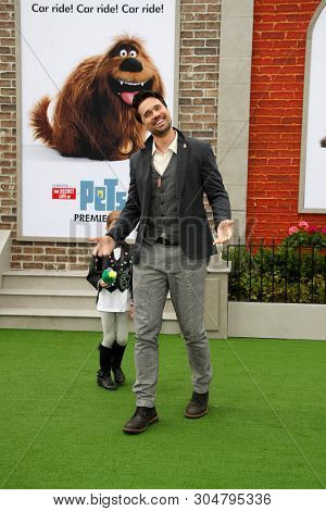 LOS ANGELES - JUN 2:  Brett Dalton, daughter Sylvia at the 