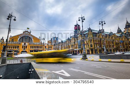 Kyiv, Ukraine - 14 april 2019: Beatiful big yellow building of Bessarabsky market hall in Kyiv, Ukraine