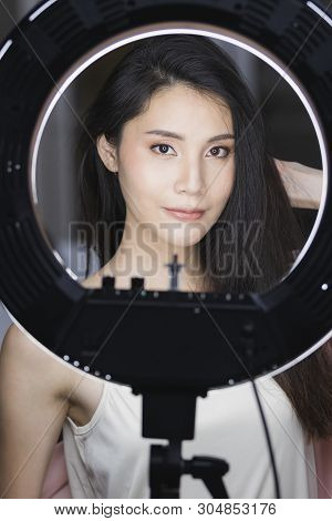 Photo Pass Through The Circle Studio Light Of Beautiful Face Of Asian Model Woman.