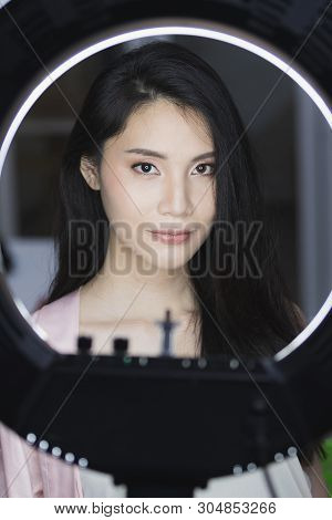Photo Pass Through The Circle Studio Light Of Beautiful Face Of Asian Model Woman.