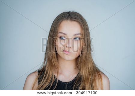 Beautiful Face Woman Close Up - Healthy Skin Beauty Girl Model. Beautiful Young Girl Portrait