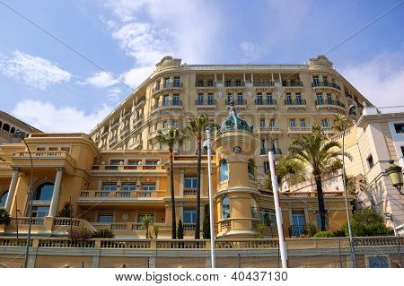 Edifício com varandas