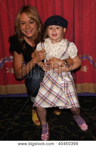 LOS ANGELES - JUL 21: MEGYN cena & GRACE přijíždějící na Ringling Bros prezentuje 