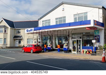 Bala; Uk: Sep 20, 2020: Moduron Y Bala Operate A Traditional Motor Garage And Service Station On The