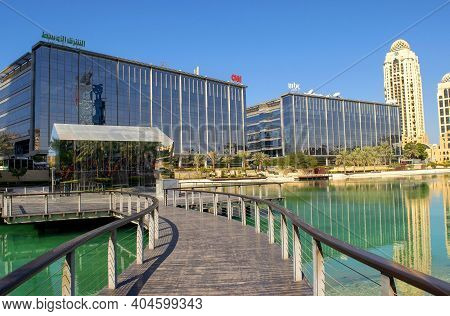 Dubai - Uae - December 18, 2020: Mbc Middle East Broadcasting Center And Cnn American Media Company 