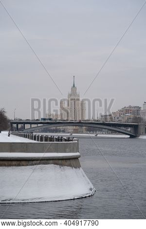 Bolshoi Krasnokholmsky Bridge Against The Background Of A High-rise Building
