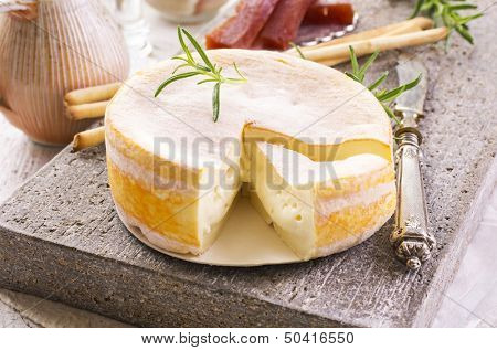 french cremoulin cheese
