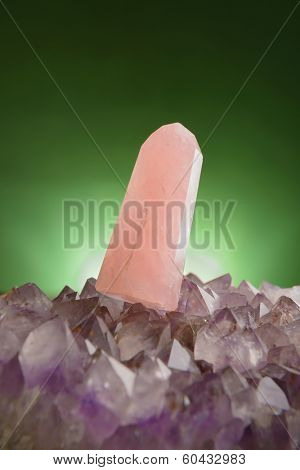Rose quartz natural crystal on amethyst rock