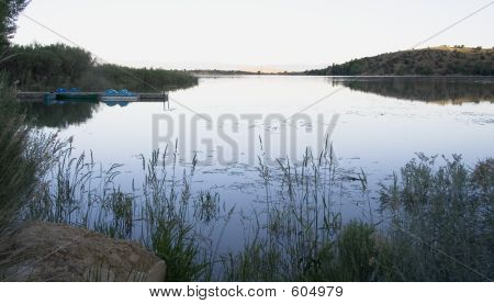 Východ slunce na jezeře palisády