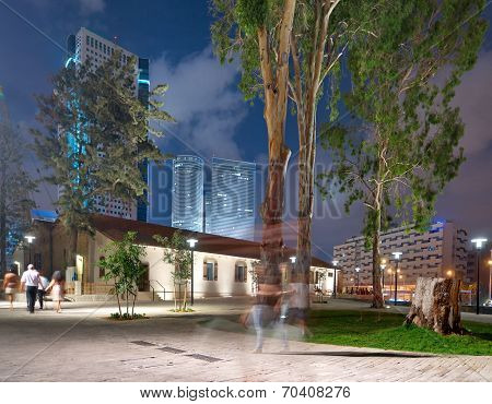 Old And New Architecture In Tel Aviv