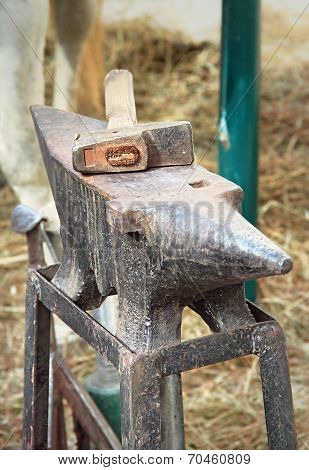Anvil And Hammer