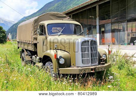 Saurer