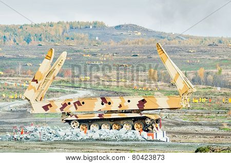 Bridge layer MTU-72 in action. Russia