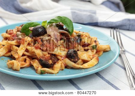 Fettuccine puttanesca.
