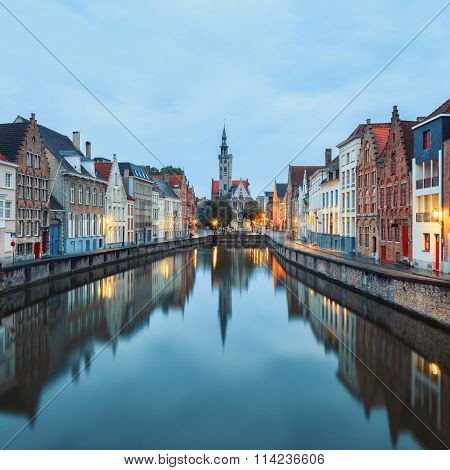 waters of Spiegelrei, Bruges