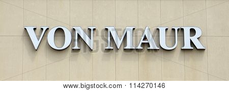 Von Maur Store Logo