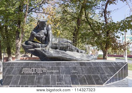 Monument The Mass Grave Of Seamen Of Participants Of Landing Operation In 1919. Volgograd, Russia
