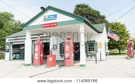 Texaco Garage Restored At Dwight Illinois Usa.