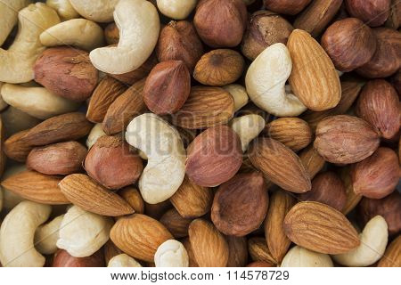 almonds, hazelnuts, cashews nuts mixed together