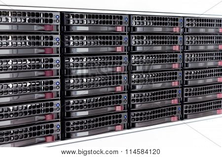 Disk Storage Drive Form Factor Of 3.5 Inches