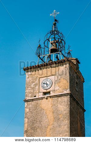 Medieval tower in Menerbes, France