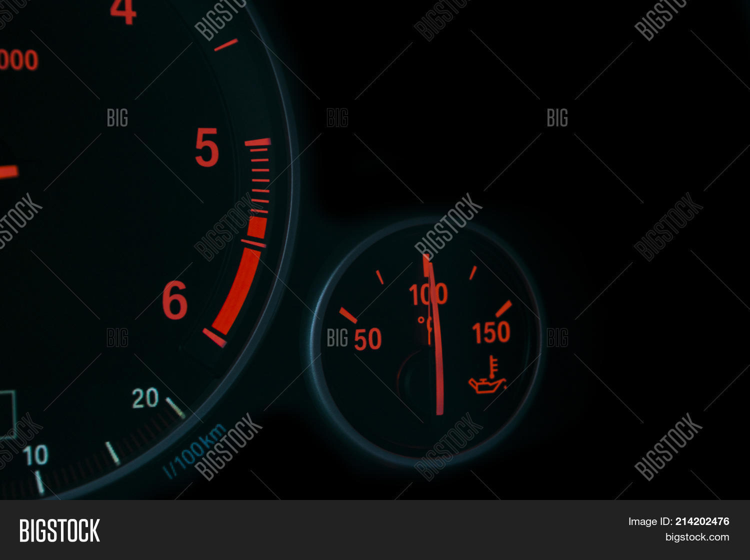 Указатель температуры охлаждающей жидкости в машине на панели. Спидометр камри 2. Тахометр температура двигателя. Датчик температуры avto gauge. Defi advance вольтметр.