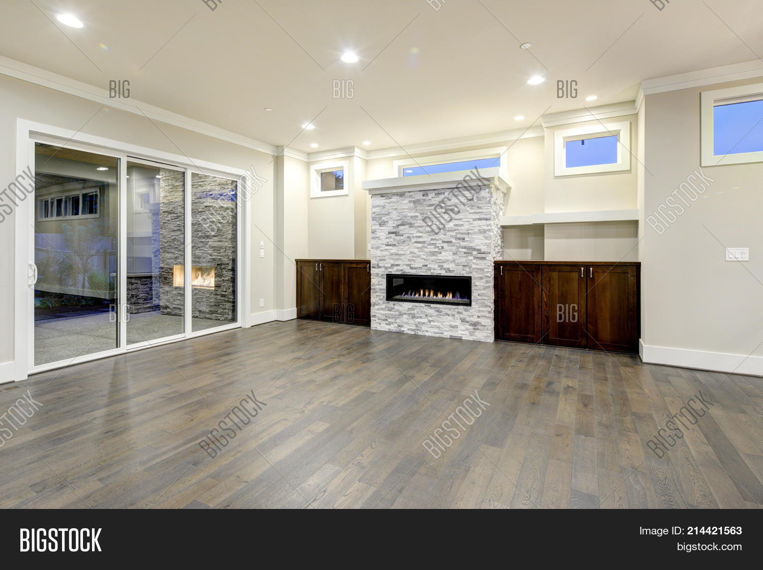 Spacious Empty Living Image & Photo (Free Trial) | Bigstock