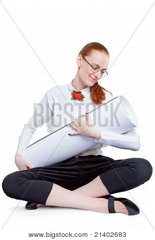 Frau mit Papieren