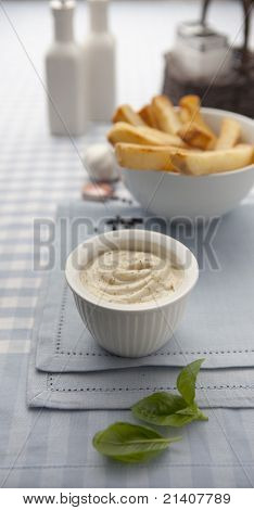 Maionese e patatine fritte