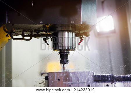 Cnc metal milling lathe machine in metal industries factory