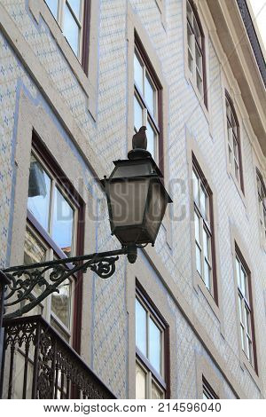 street lamp in the foreground in lisbon