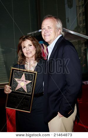 LOS ANGELES - JUN 11: Dick Ebersole at a ceremony to honor Susan Saint James with a star on the Hollywood Walk of Fame on June 11, 2008 in Los Angeles, California