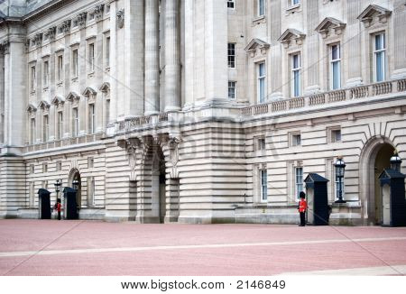 Queen's Guard - Buckingham Palace