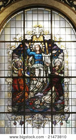 Lasimaalaukset ikkunassa Basilica de Nuestra Senora de los Angeles (Cartago, Costa Rica)