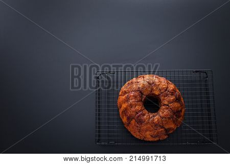 Monkey Bread with Caramel and Cinnamon