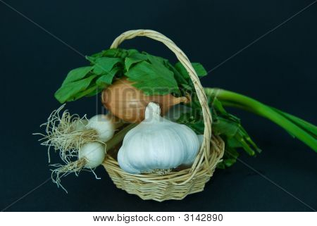 Koš, cibule, česnek, Loveage.